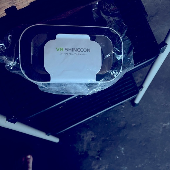 Virtual Reality Glasses - Picture 2 of 2